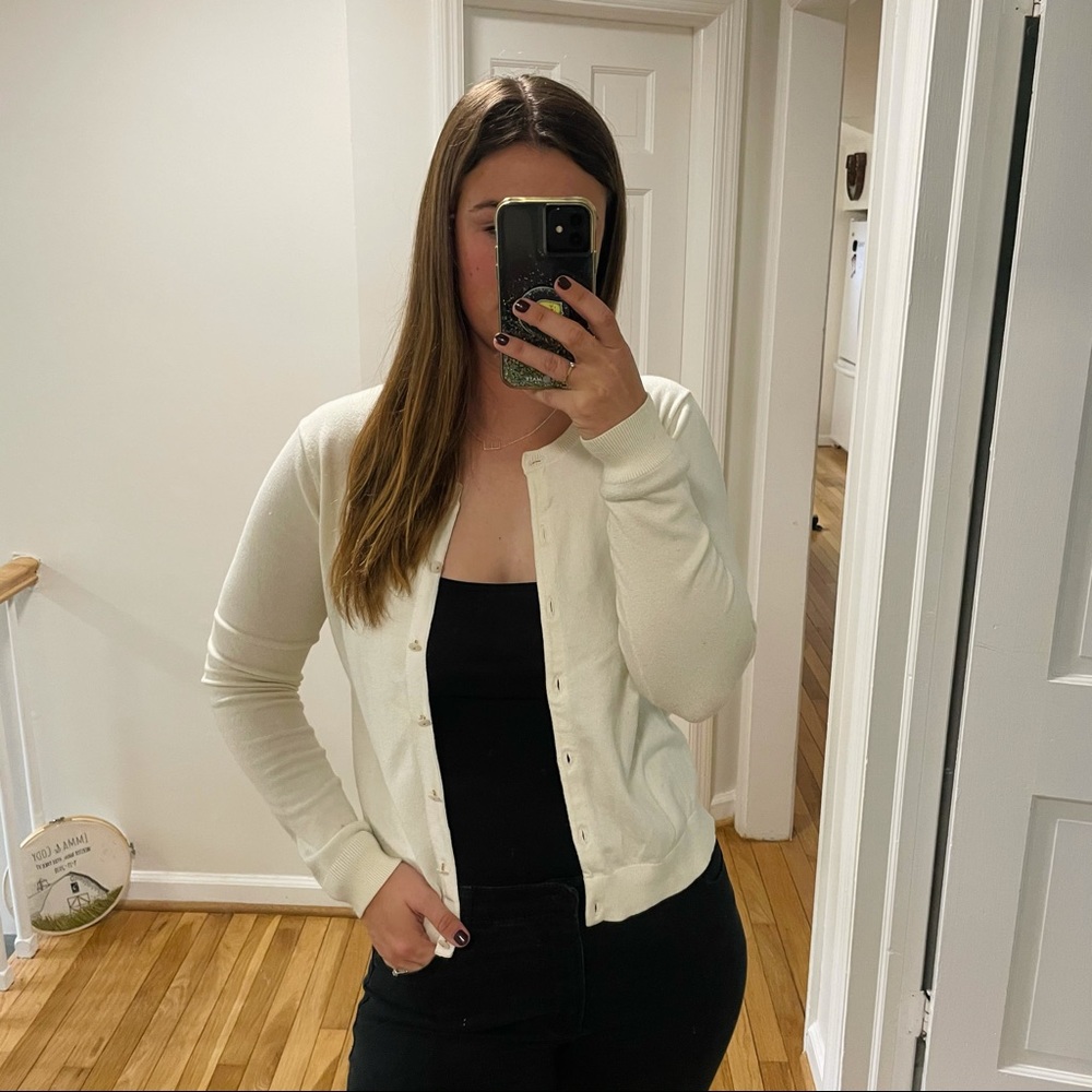 Vineyard Vines🤍 cream classic button up cardigan